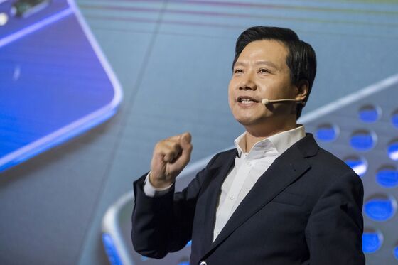 Xiaomi CEO Looks Past Selloff to 5G-Led China Phone Revival