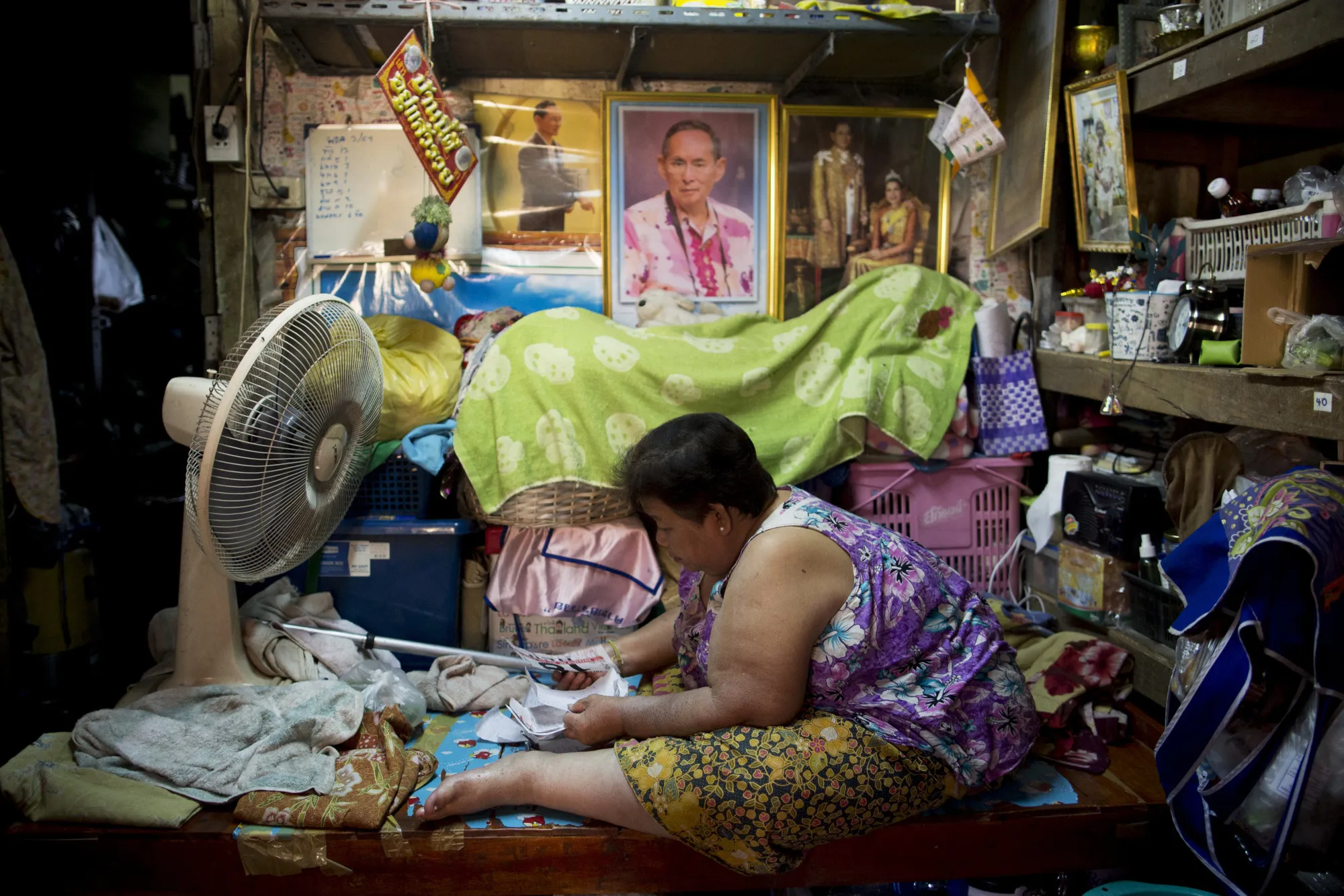 タイのプミポン国王が死去、88歳－国民の敬愛集め在位70年 - Bloomberg