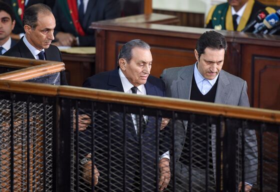 Two Arab Ex-Leaders in Court, One Testifying Against the Other