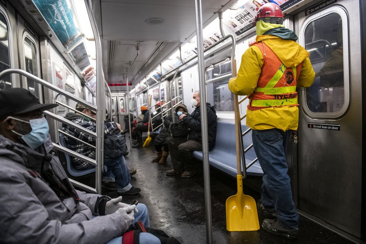 U.S. Commuting at Highest Since Last March as Covid Cases Slow Bloomberg