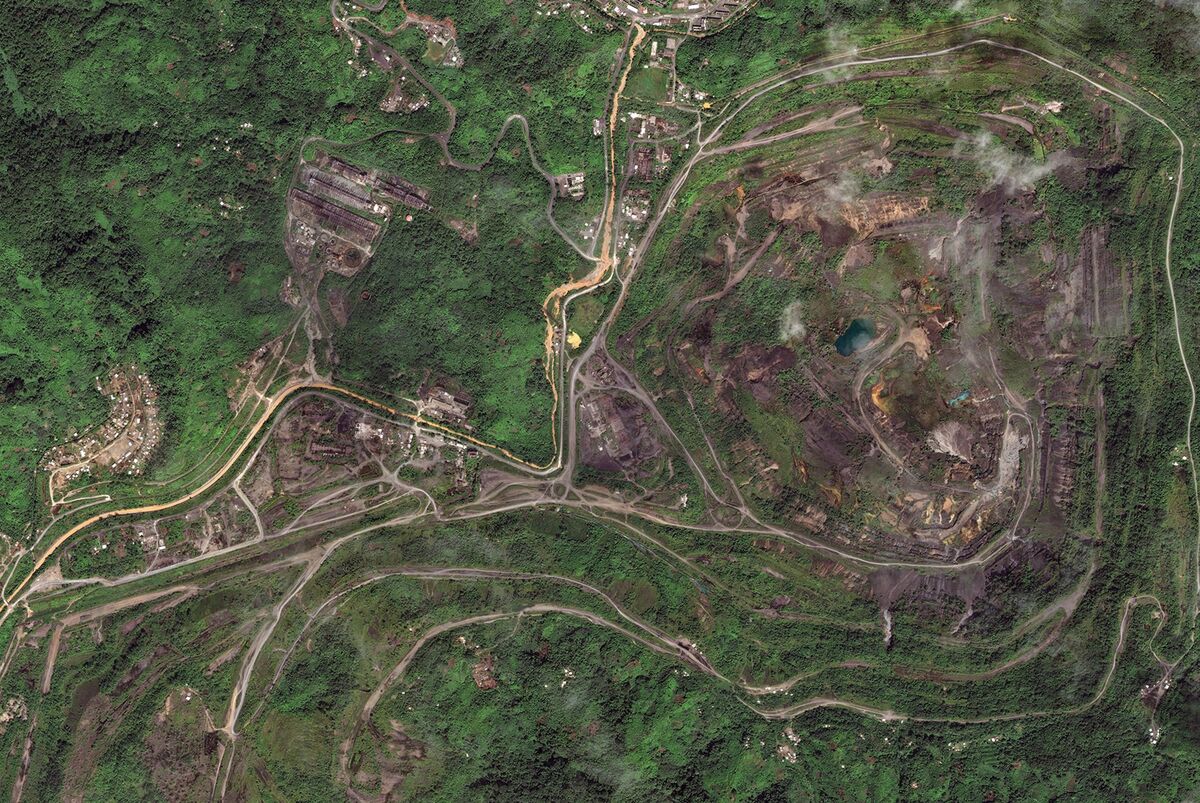 bloomberg.com - William Clowes - Lloyds Metals Allowed to Ready Restart of Giant Papua New Guinea Copper Mine