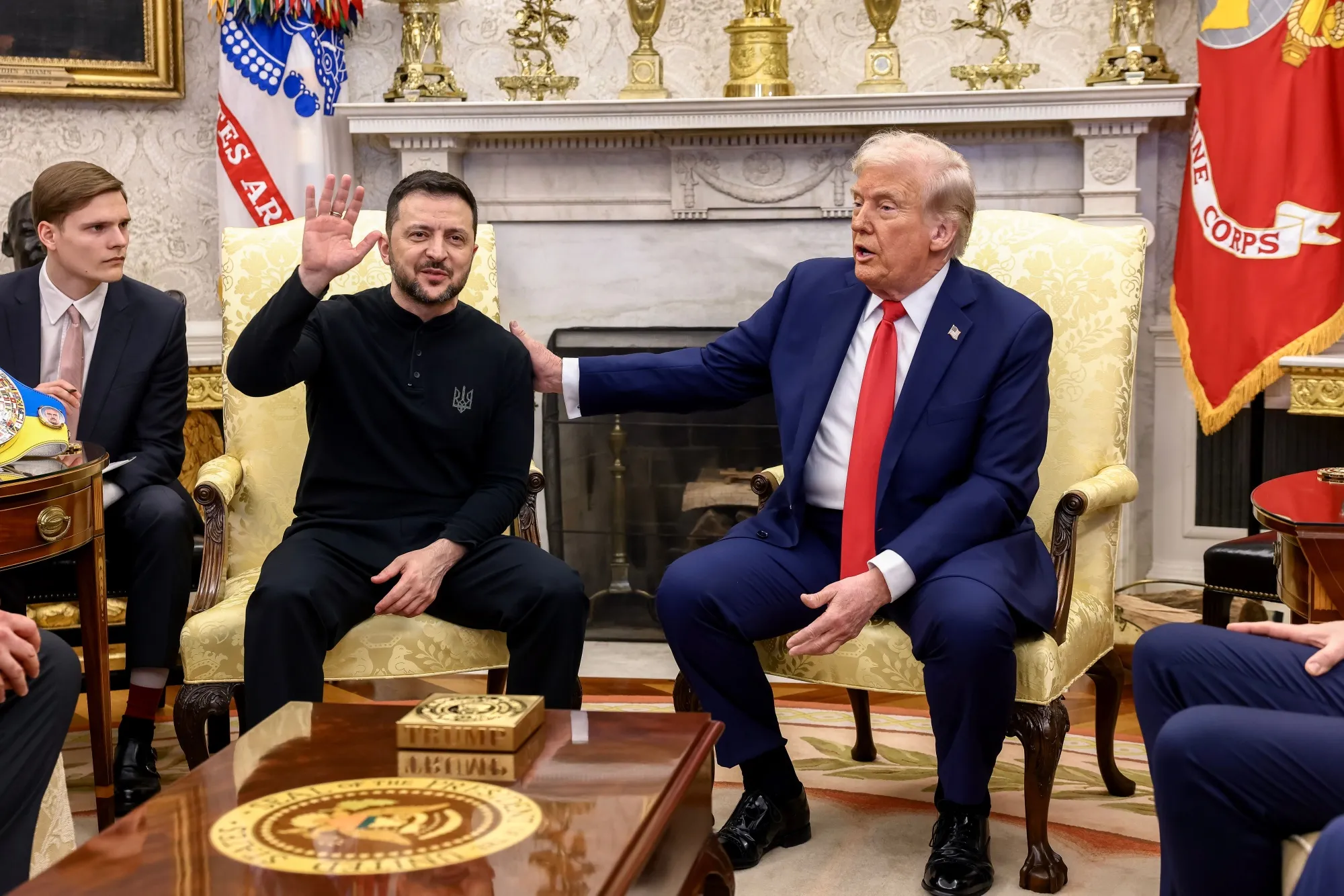 トランプ氏、ウクライナへの軍事支援停止－ゼレンスキー氏に圧力