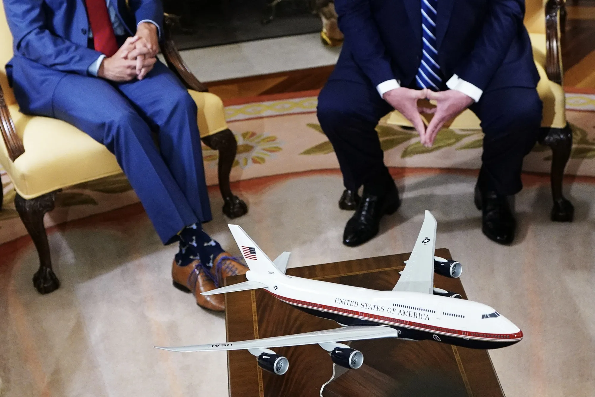 A model of Air Force One with a new color scheme in the Oval Office in 2019.