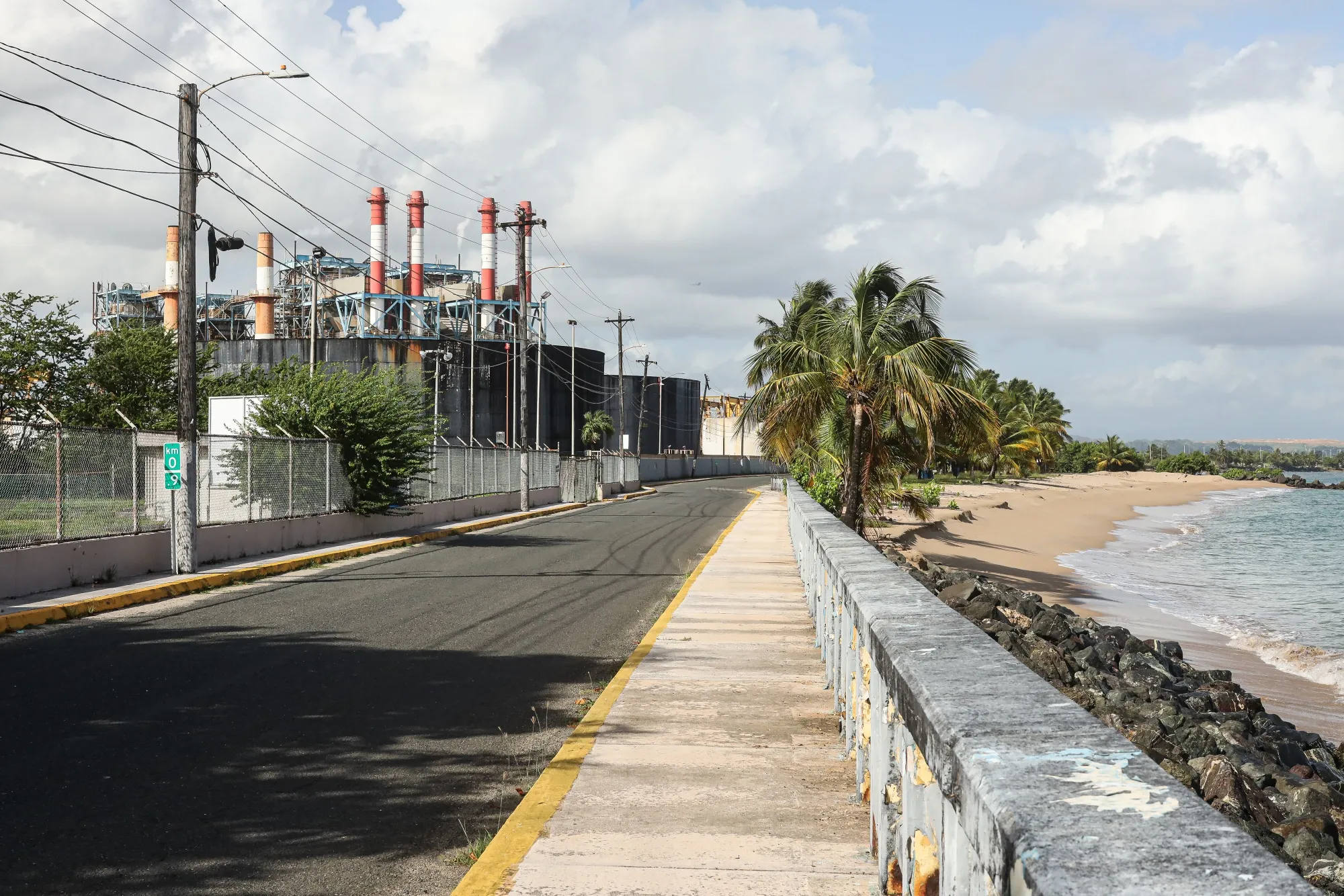 Puerto Rico Utility’s Debt-Cutting Plan Loses Insurer Support - Bloomberg