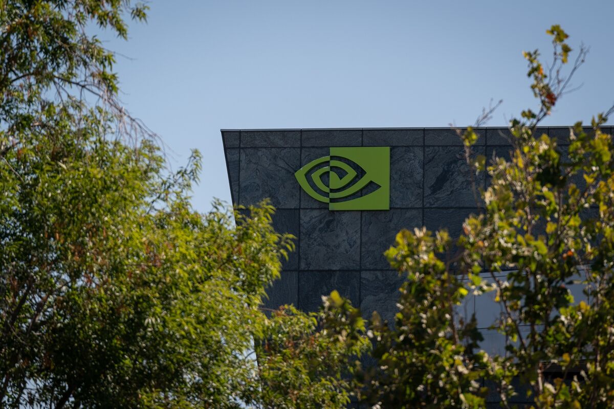 Nvidia’s 0 Billion Swoon Leads Rout in Semiconductor Stocks