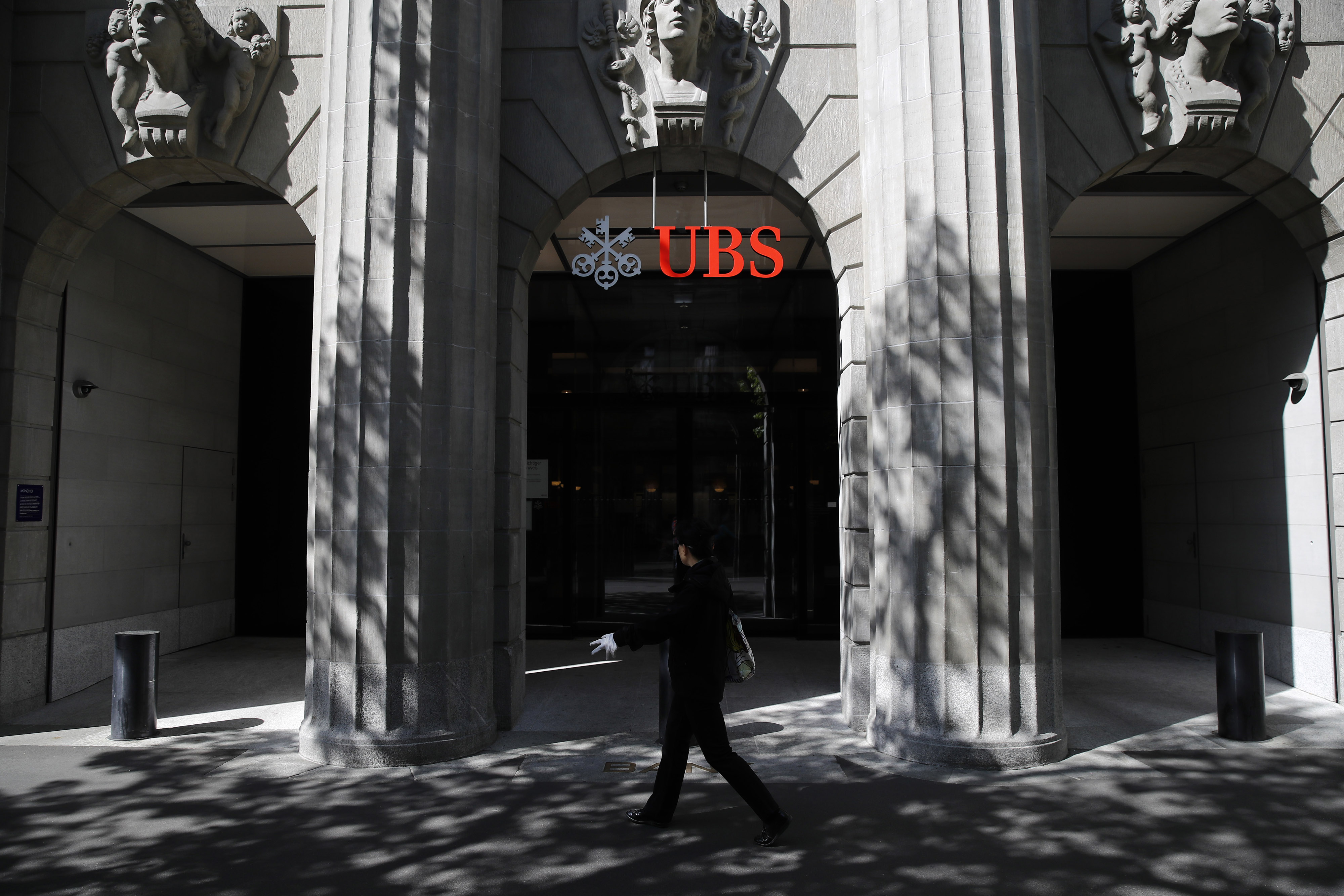 UBS is pushing deeper into financial technology as&nbsp;the coronavirus pandemic accelerates adoption of digital services.