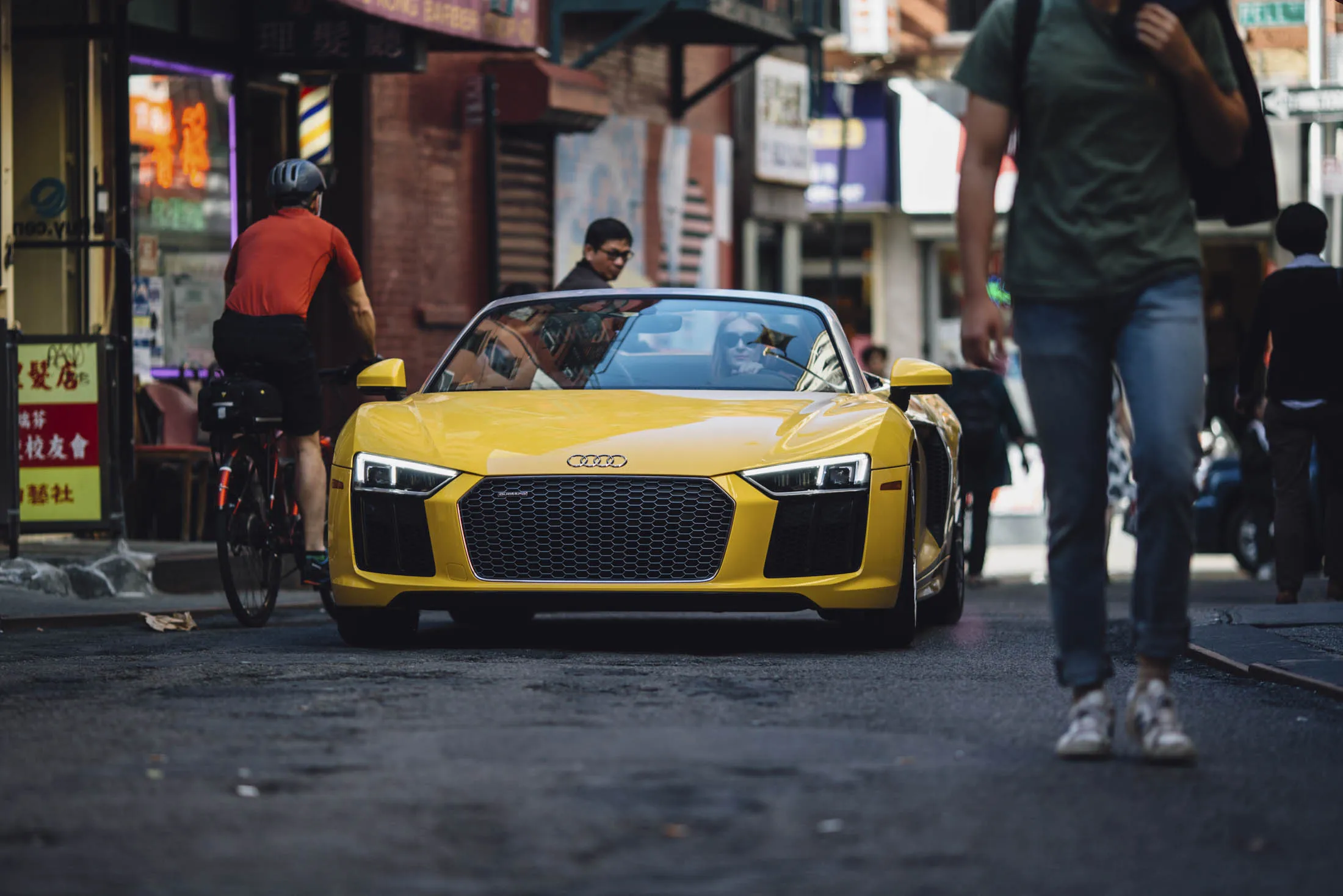 Audi R8 Spyder V10 イエロー Audi R8 Spyder V10
