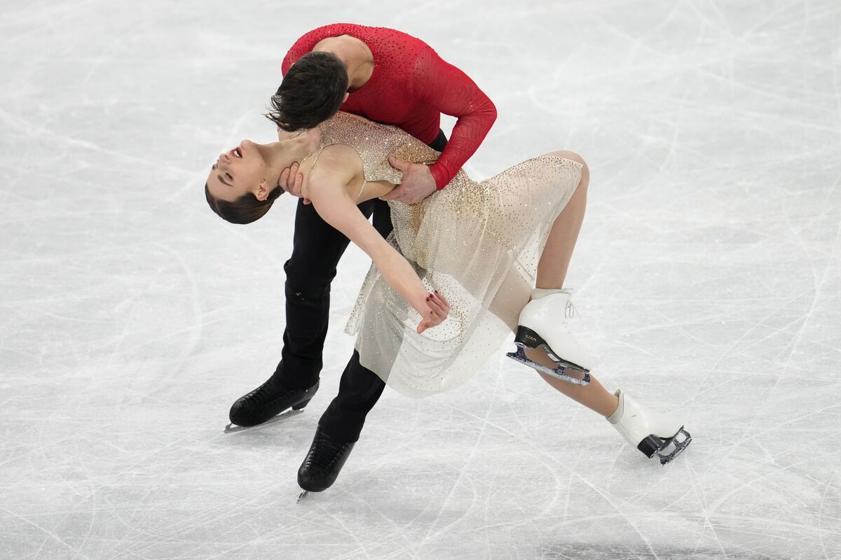 Papadakis, Cizeron Claim Olympic Ice Dance Gold In Beijing - Bloomberg