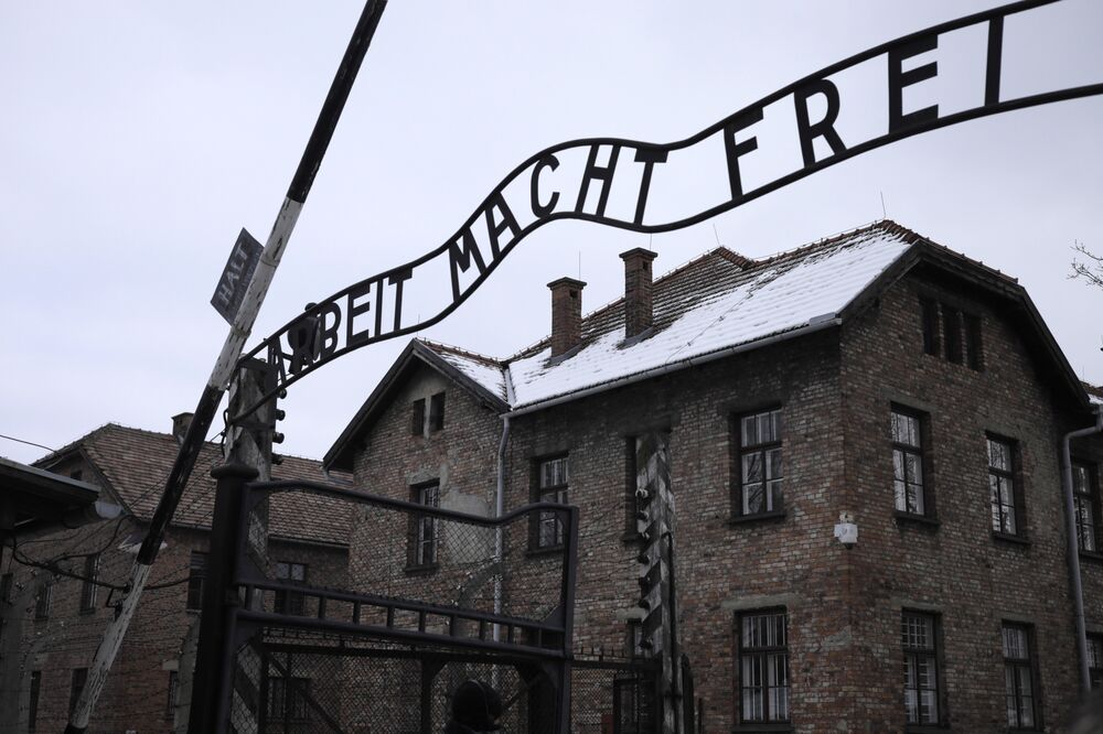 Lessons Of Auschwitz Get Blurred In Poland Bloomberg