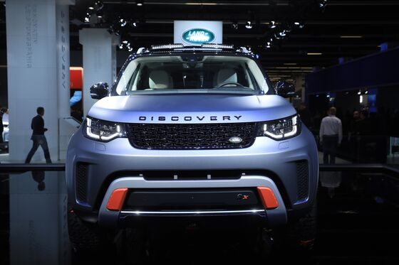 Jaguar Land Rover Shelves Plan to Sell Bonds to Raise Cash