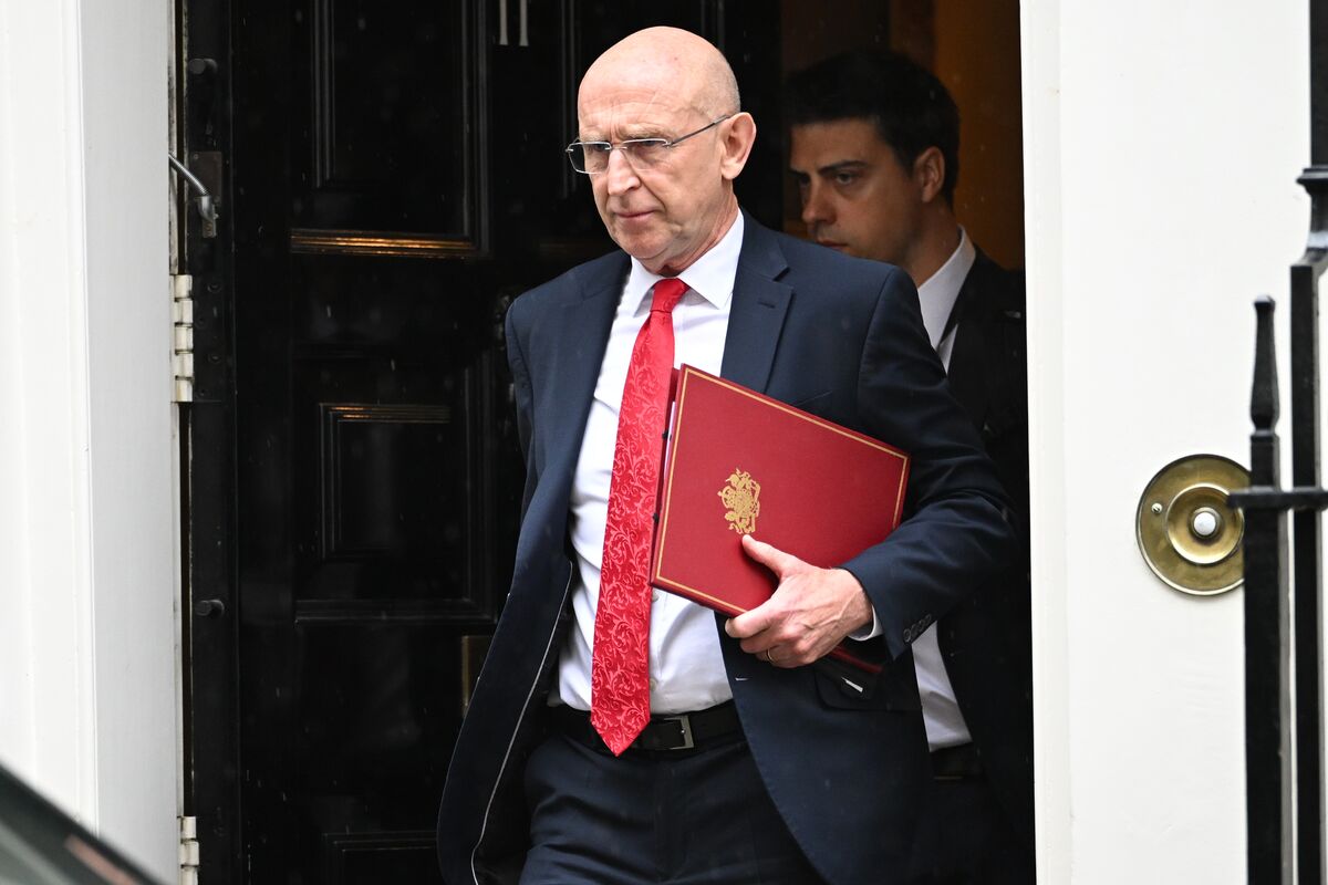 Chancellor Healey to Raise Bank Taxes in UK Budget