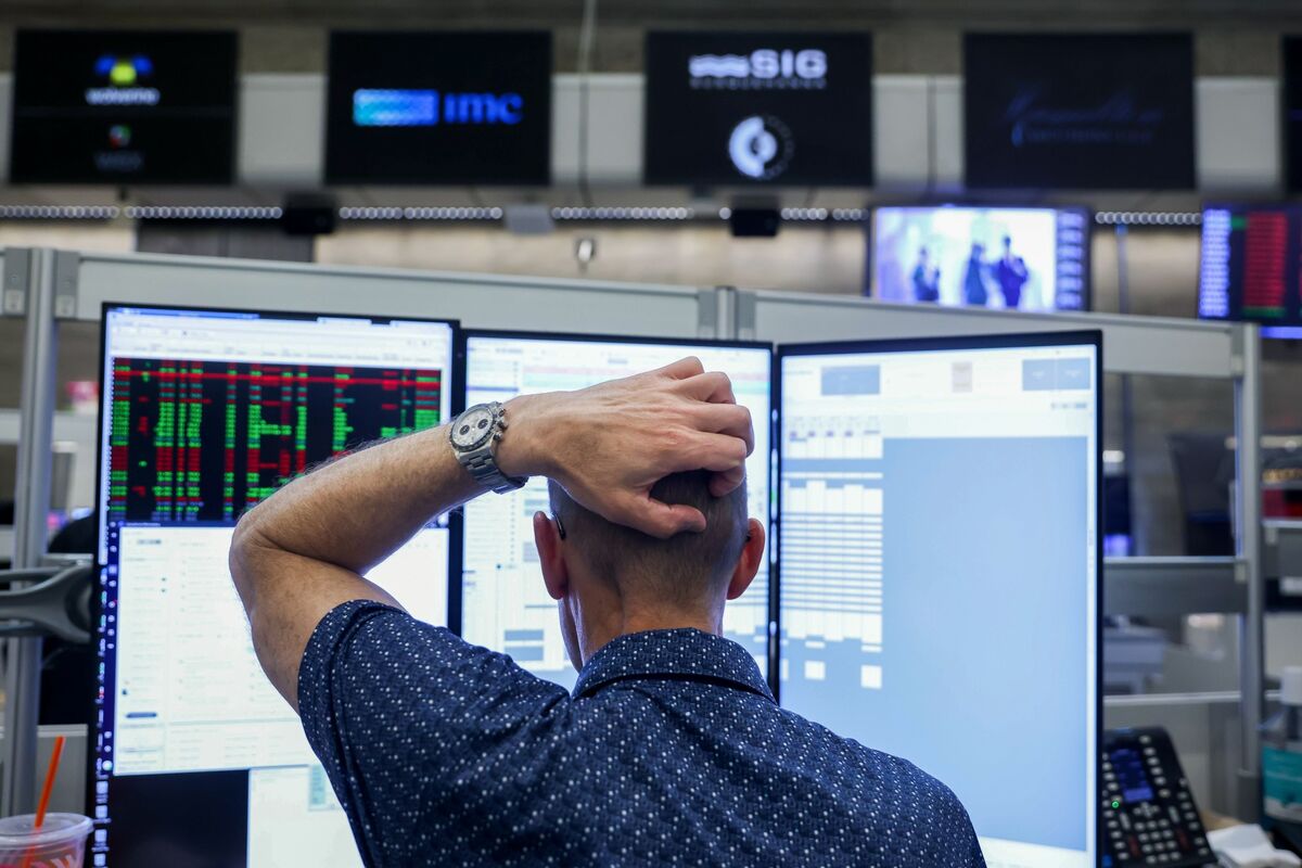 bloomberg.com - Matthew Boesler - Charting the Global Economy: Jobs, Inflation Feed Rate-Hike Bets
