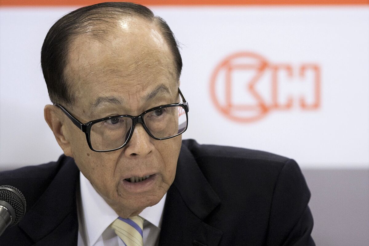 CK Hutchison Shares Fall as Li Ka-shing Mulls Ports Deal Delay - Bloomberg