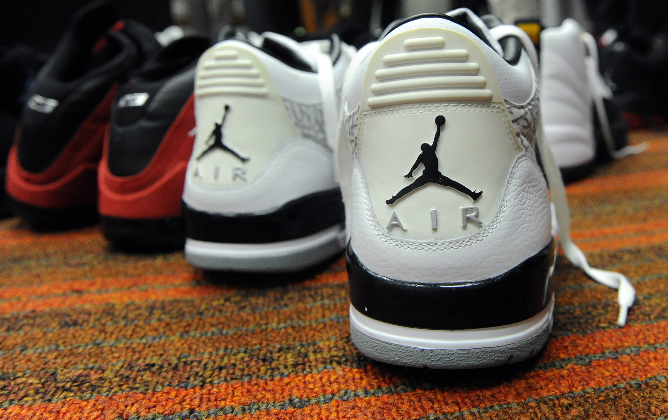 Jordans with hot sale chinese writing