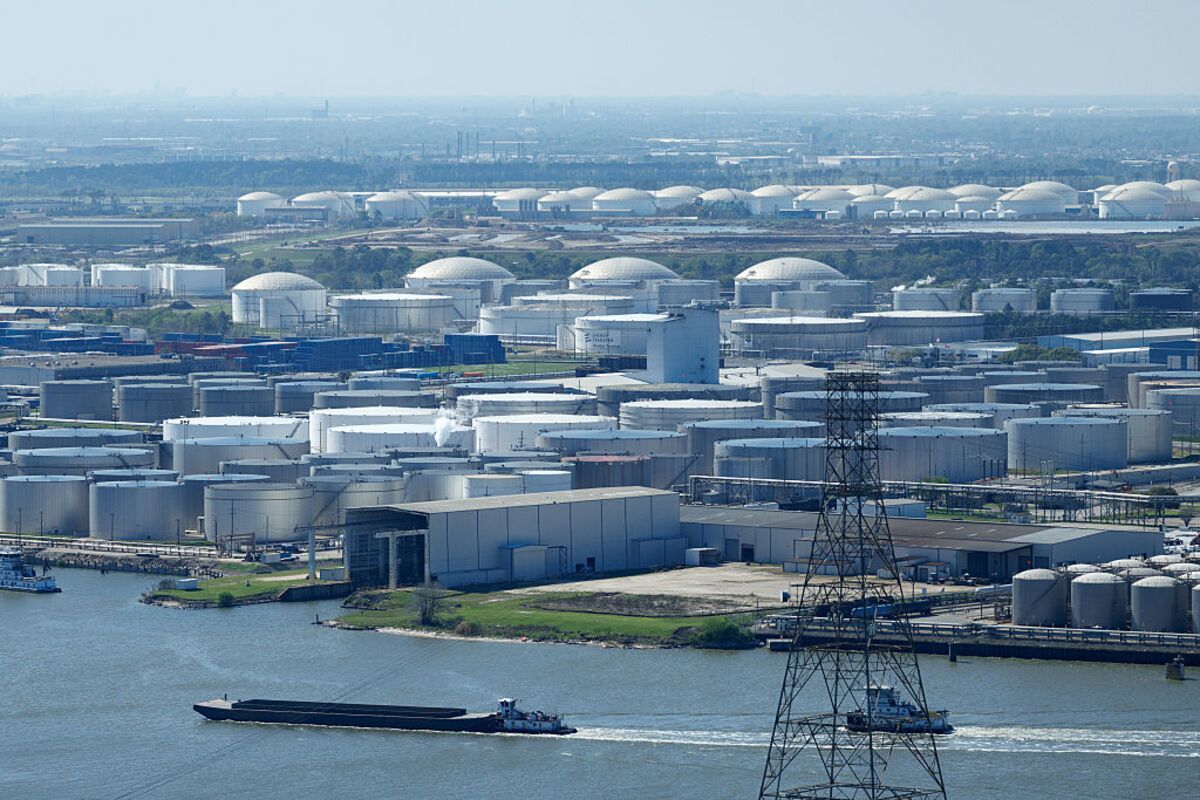 bloomberg.com - Javier Blas - How Long Can the US Be the Oil Supplier of Last Resort?