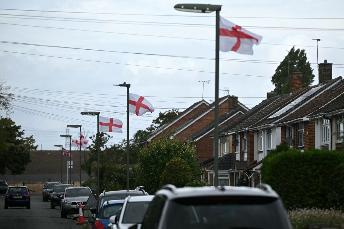 Britain's Restive Patriots Put Out More Flags