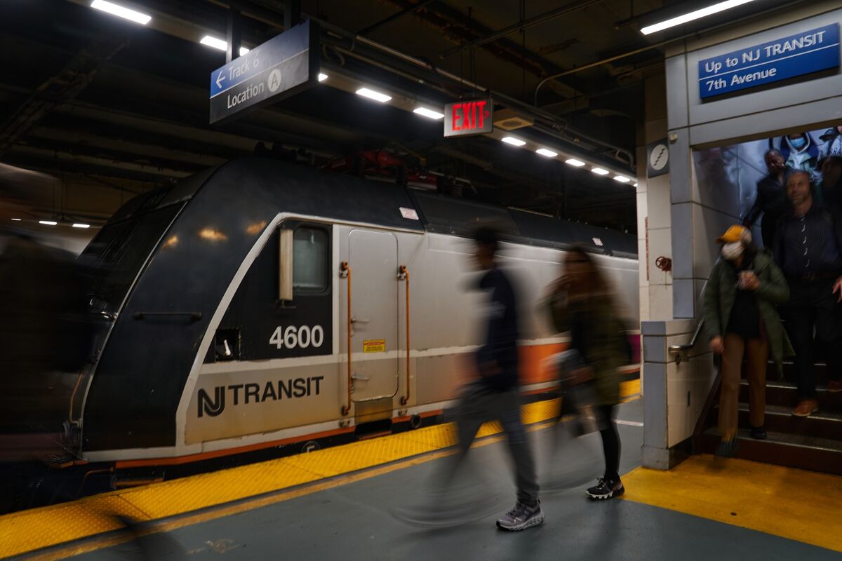🟪"Trattative Salariali in Stallo: A Rischio Sciopero per i Lavoratori del New Jersey Transit"