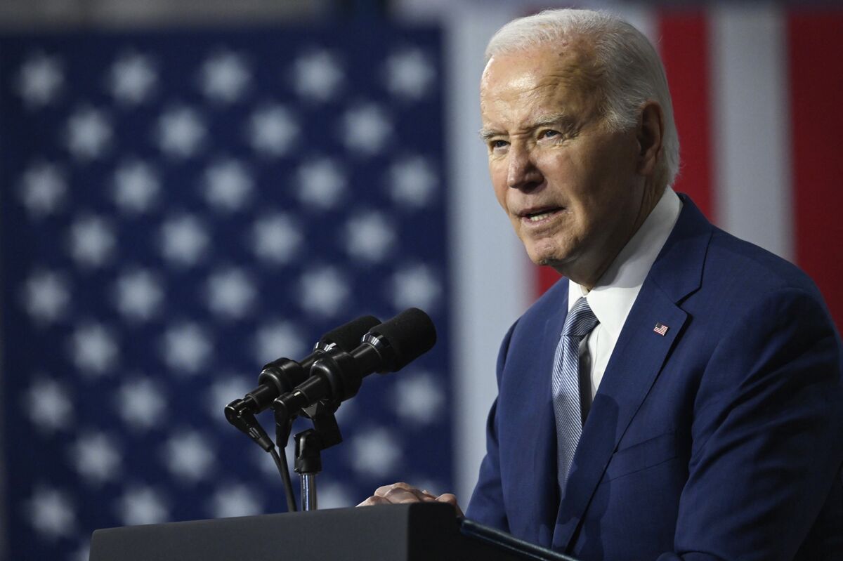 Biden Refines Economic Pitch for 2024 in Bet Worst Is Behind Him ...