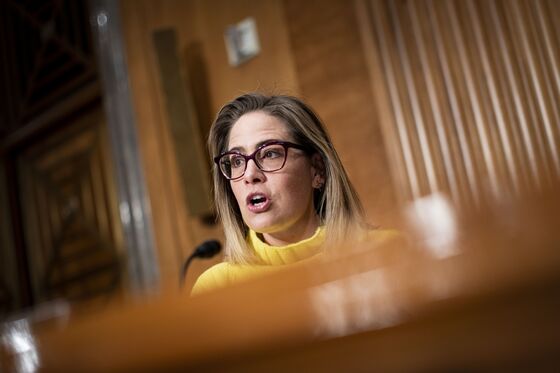 'She Should Be Primaried': AOC Takes Sinema to Task for Filibuster Stance