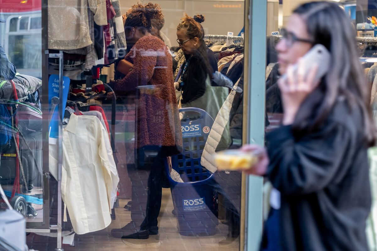 
                            Treasuries Slip on Risk US Data Will Show Return of Inflation