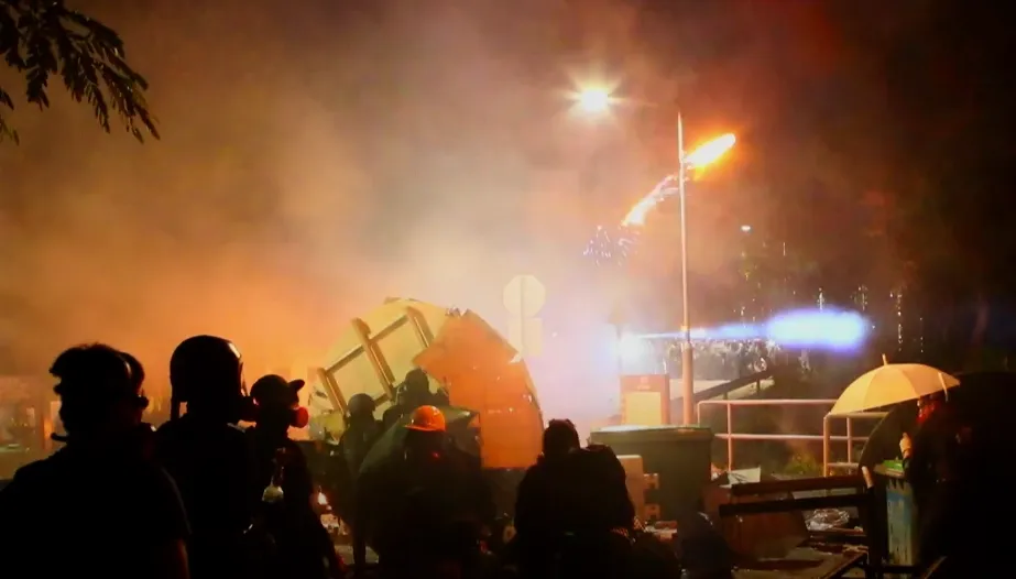 The documentary on the Hong Kong protests “Do Not Split” was nominated for best short documentary.