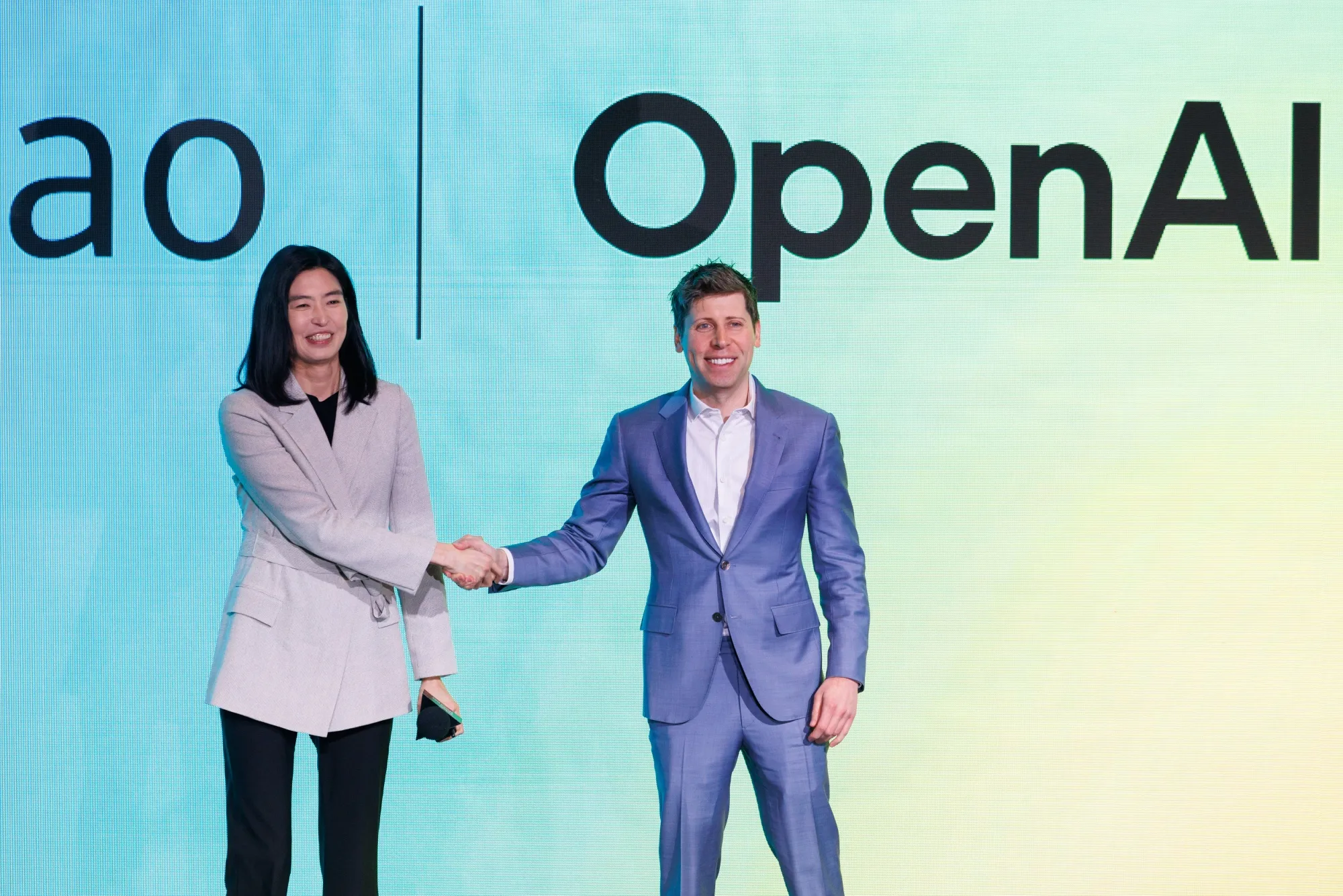 Sam Altman, right, and Shina Chung in Seoul on Feb. 4.