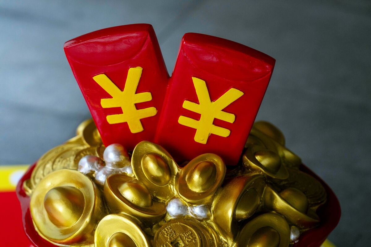 Hong Kong Seeks to Attract More Borrowers in Offshore Yuan Push