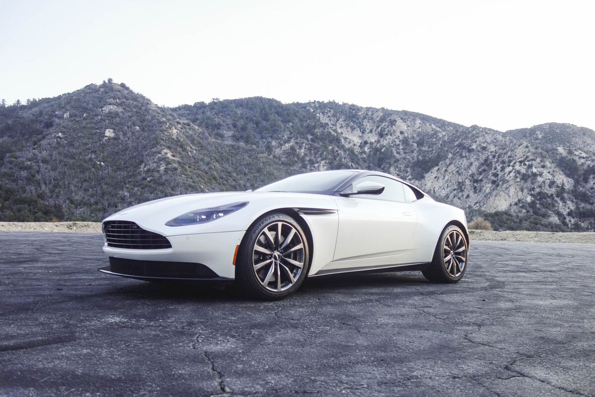 Aston Martin DB11 V8 Review: It's a Better Bet Than the V12 - Bloomberg