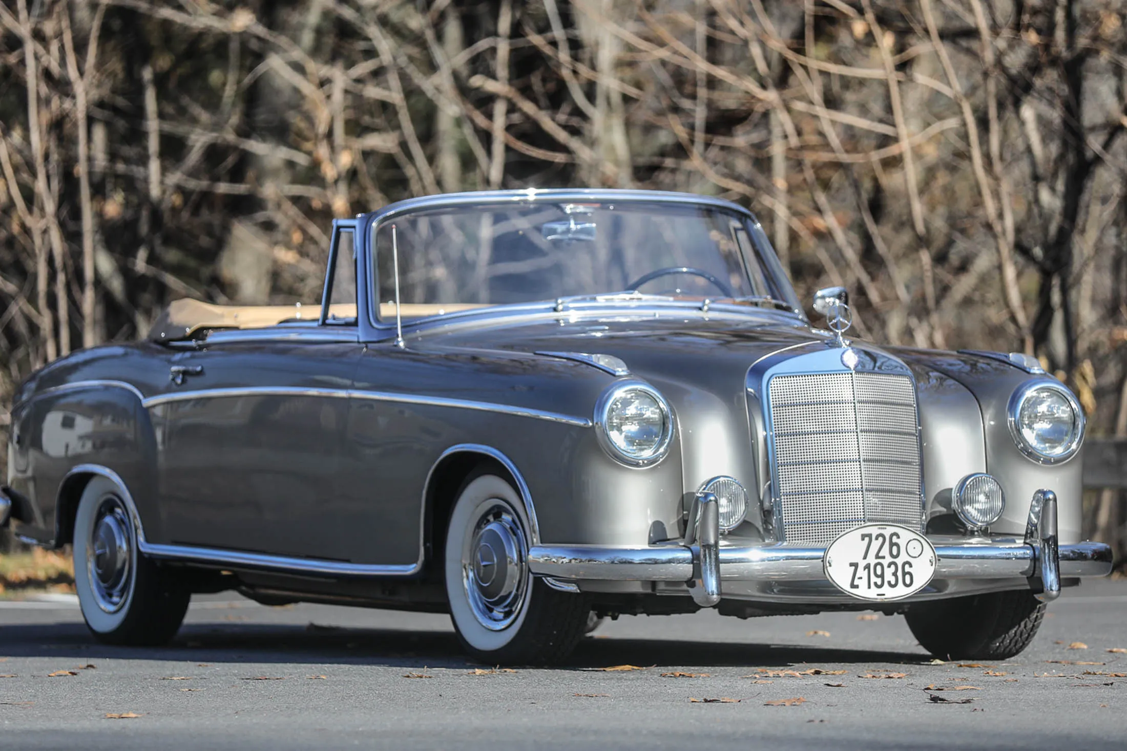 1958 Mercedes-Benz 220 S Cabriolet.
