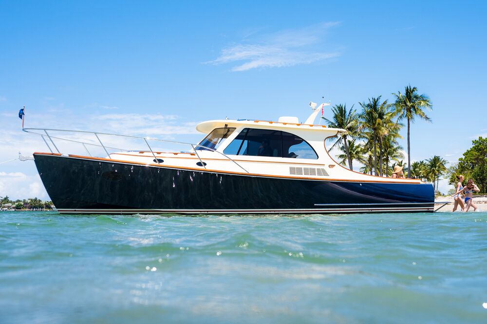 Hinckley Yachts New Picnic Boat Brings Power Beauty On The Water Bloomberg