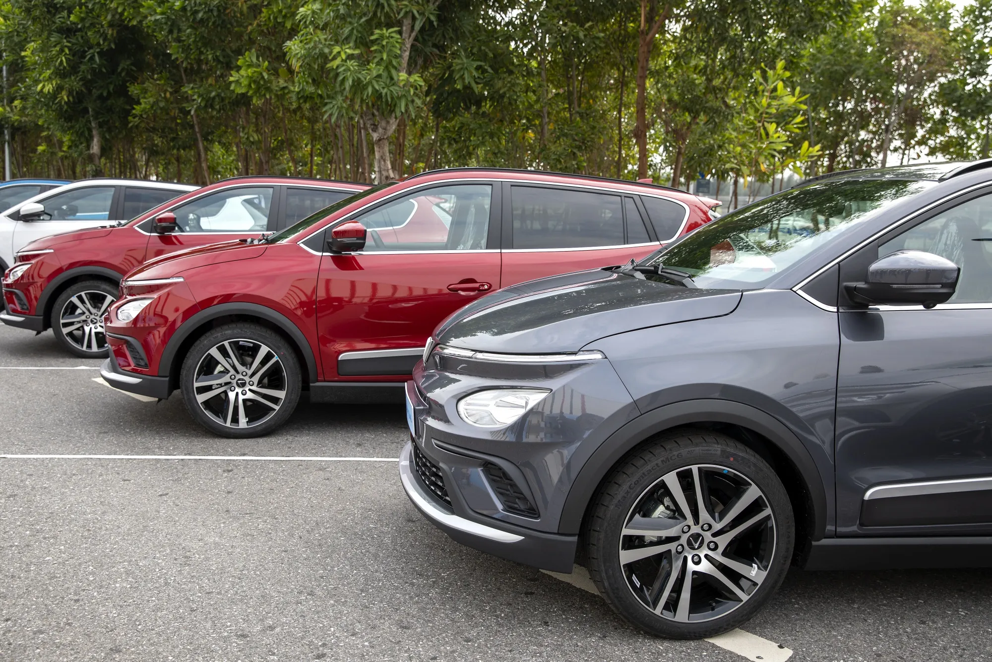 Vinfast VF e34 electric sports utility vehicles.