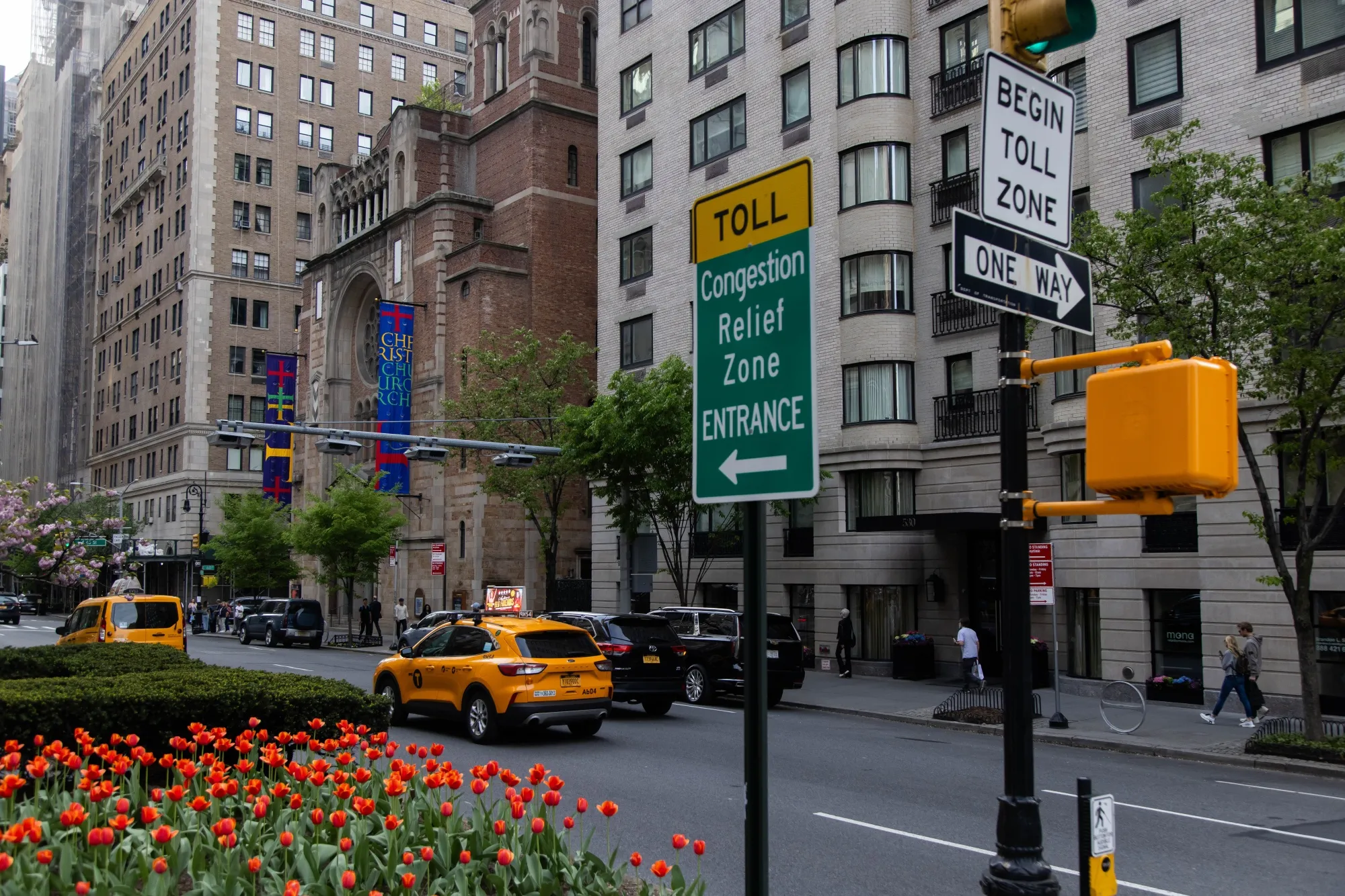 Congestion Relief Zone signage on Park Avenue in New York.