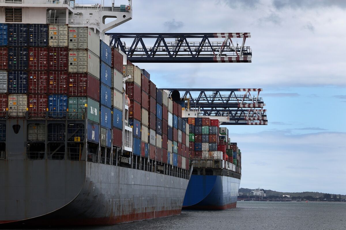 
                            Australia Says Weighing All Options After ‘Unjustified’ Tariffs