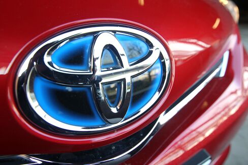 Toyota Predicts China Sales Won’t Fully Recover Before Autumn