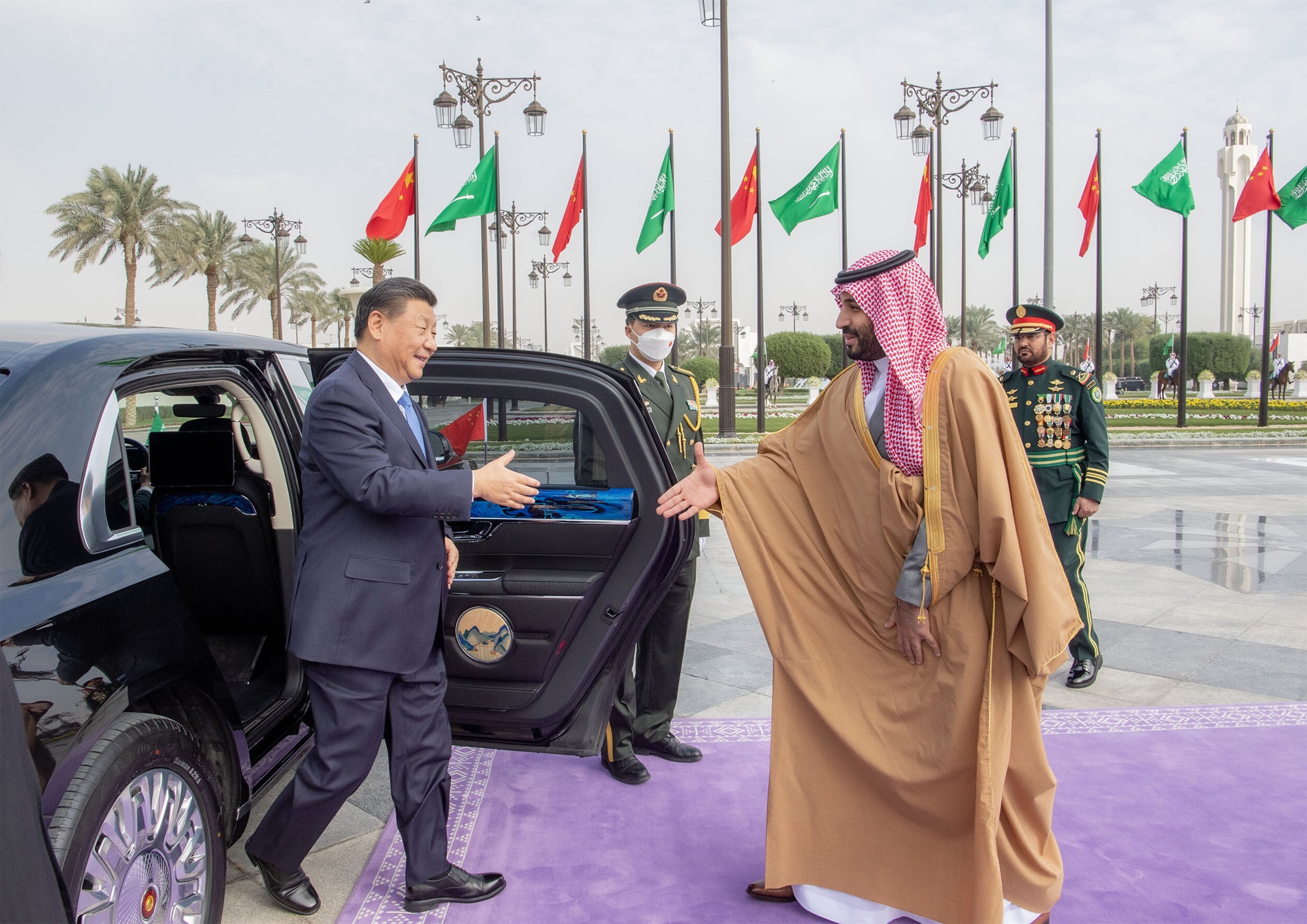 Mohammed bin Salman welcomes Xi Jinping to Riyadh, in 2022.