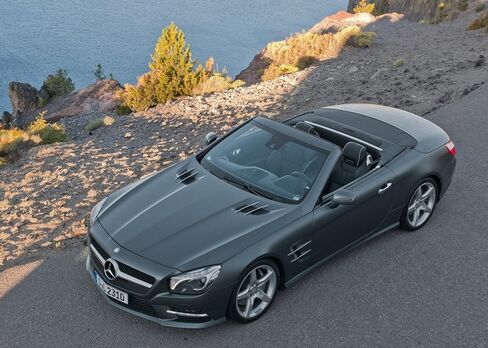 The SL400 is a good option if you want a high-performance roadster for less than $100,000.