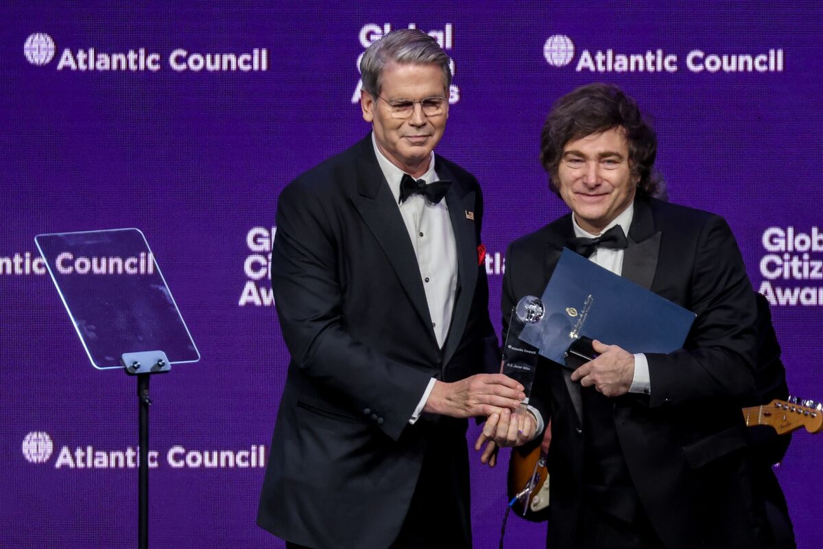 The US Gives Argentina’s Milei Dollars and Hopes for Votes