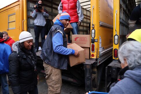 New York Begins Gasoline Rationing as Midtown Tunnel Reopens