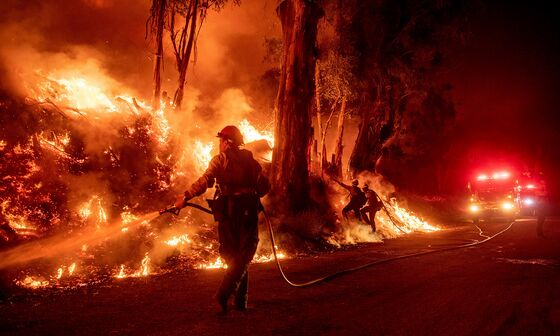 How California’s Quiet Fire Season Suddenly Turned Into Chaos