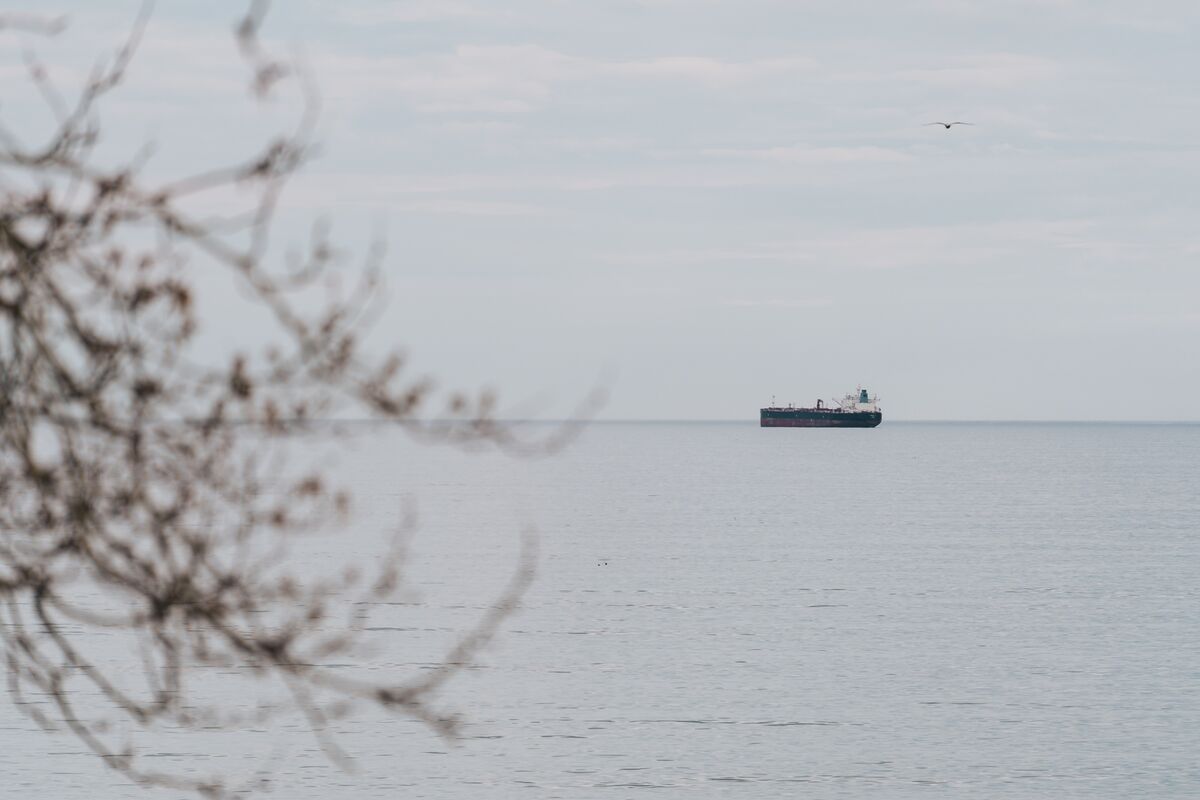 Russia Ships the Least Oil in a Month as Major Baltic Port Halts