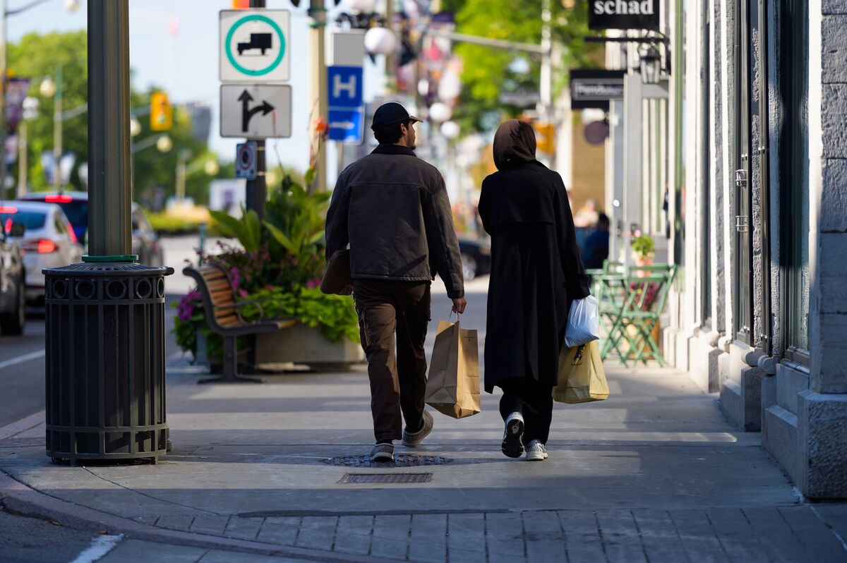 Canada Inflation Quickens to 2.4%, Core Measures Heat Up