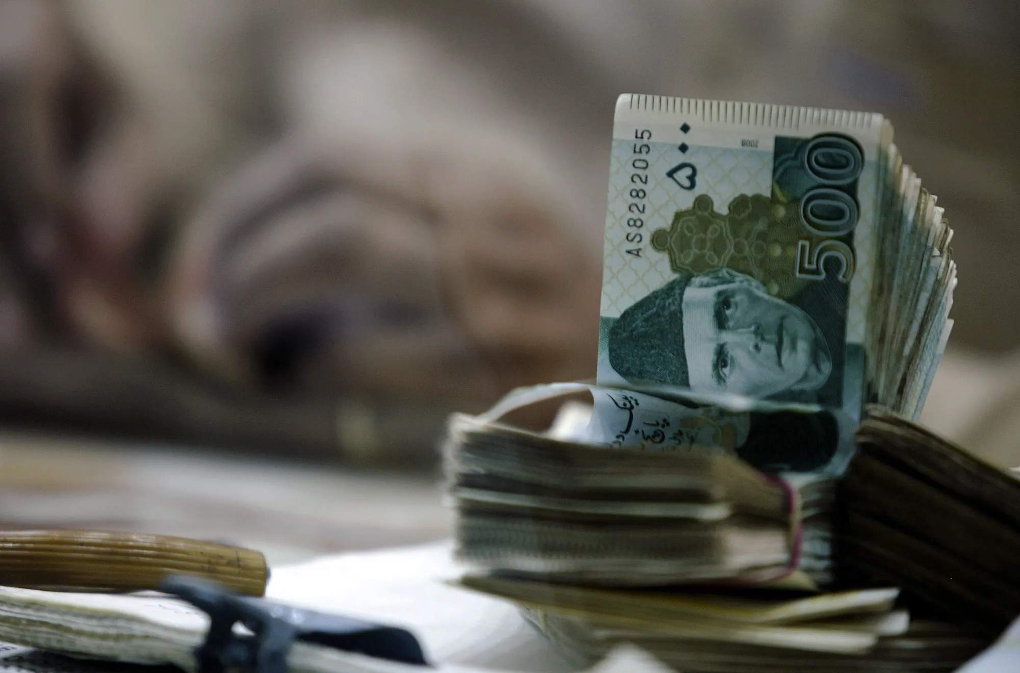 Pakistan Rupee (USD/PKR) Posts Worst Month Ever Amid Concern on IMF Loan -  Bloomberg