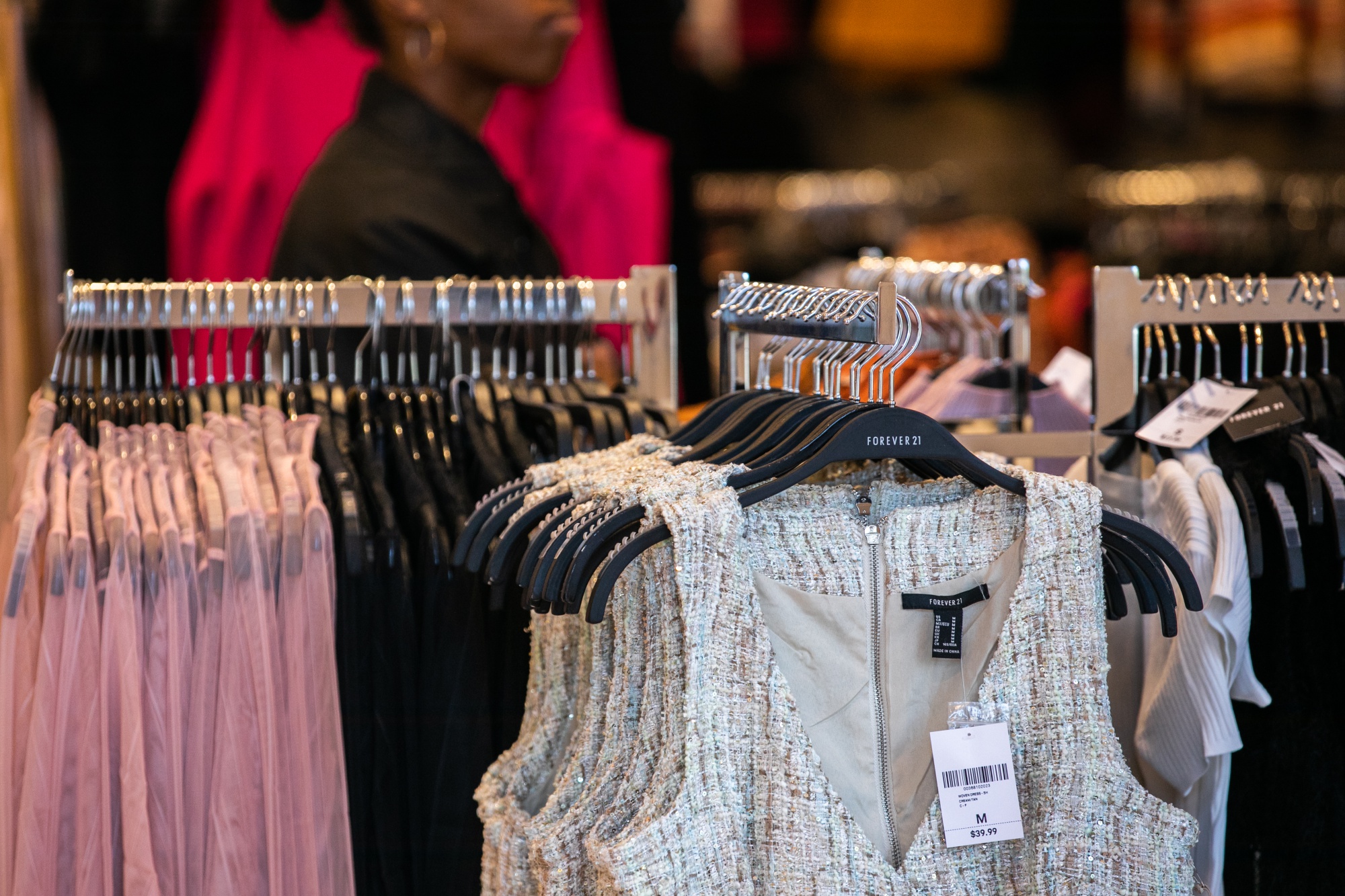 Forever 21 Needs Ages 22 and Up to Come Back From Bankruptcy - Bloomberg