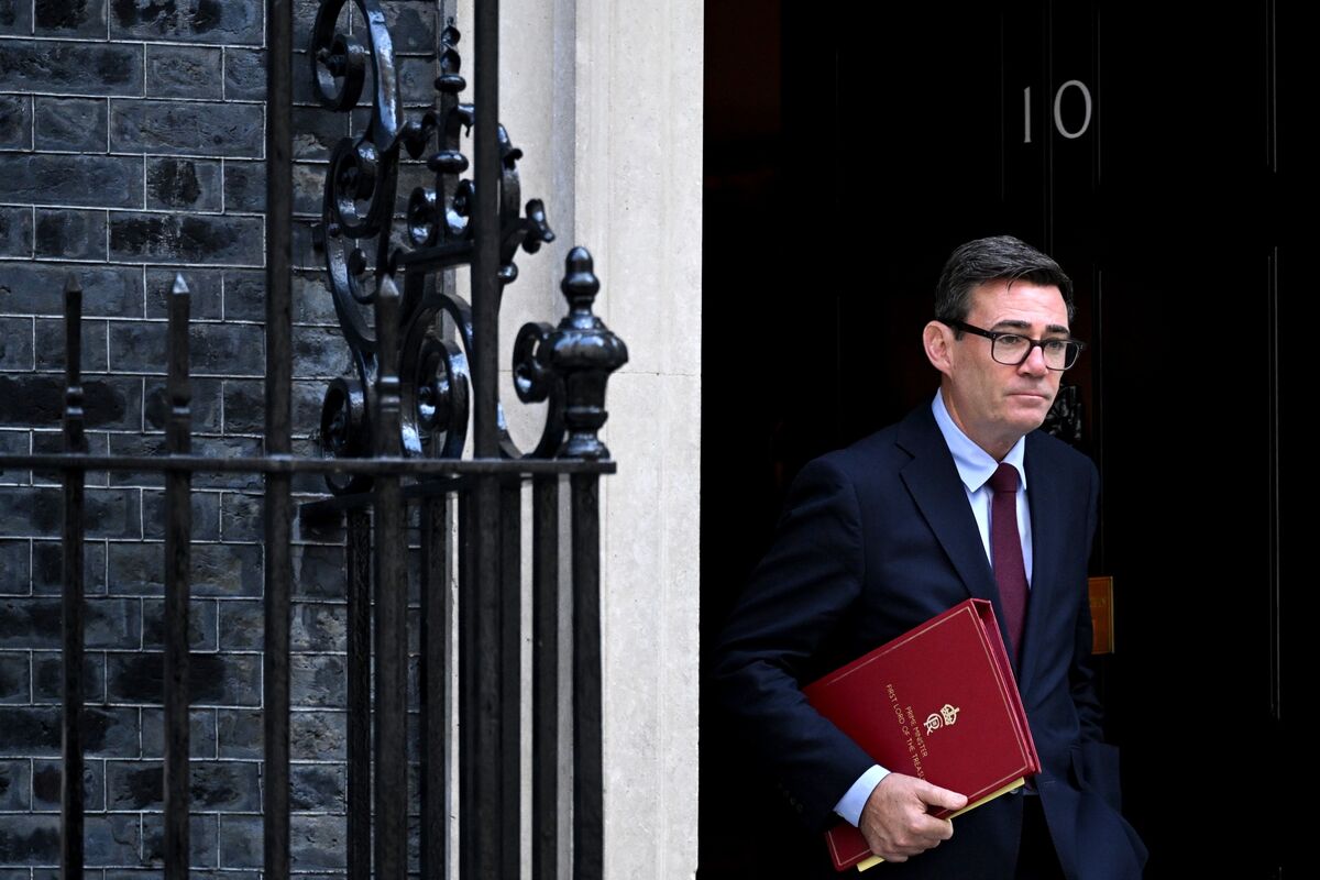 bloomberg.com - Louise Moon - Hotels, Pubs Pledge Youth Hiring Spree If Burnham Cuts UK Taxes