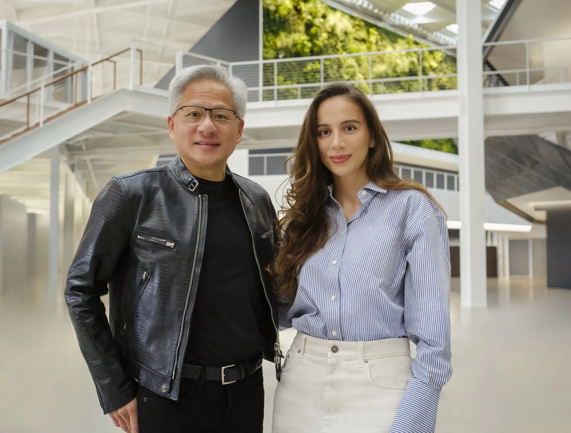ジェンスン・フアン氏（左）とミラ・ムラティ氏（右）