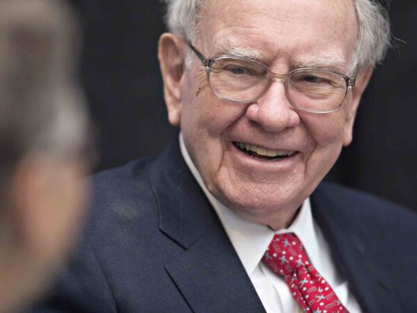 Buffett?s Berkshire Rallies to Record High on Earnings Beat