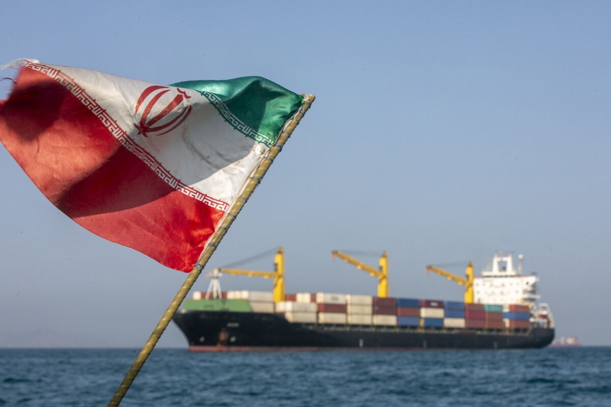 bloomberg.com - Javier Blas - Brace for a Flood of Oil as Soon as Hormuz Reopens