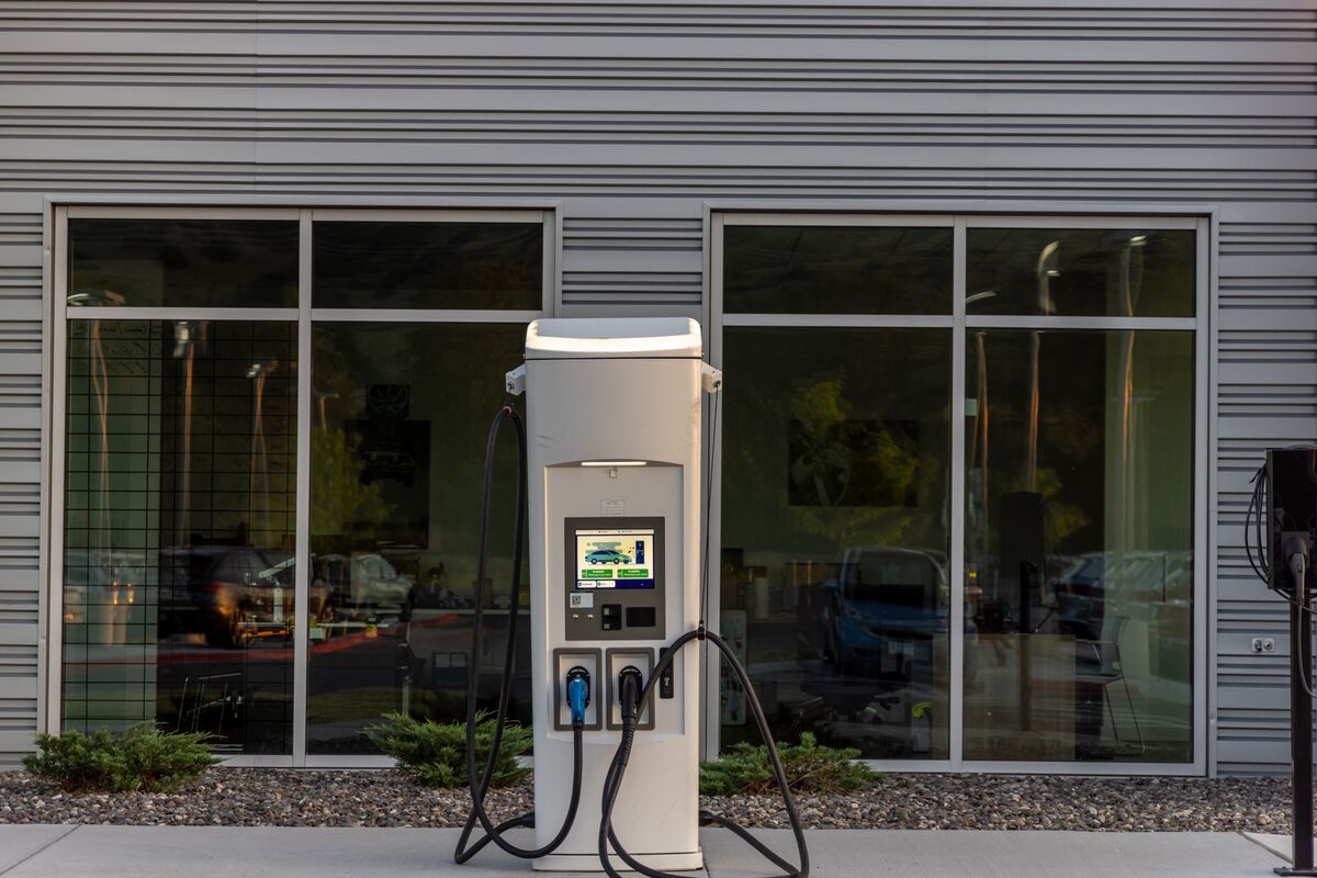 California Finalizes Details on Banning GasolineFueled Car Sales by 2035 Bloomberg