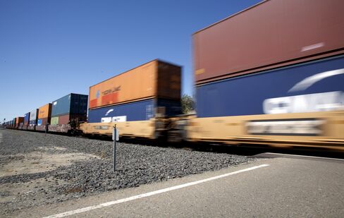 Rising Railroad Shipments Show U.S. Expansion Gaining