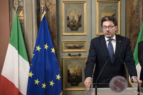 Italy's Populists to Give Budget Analysis as EU Showdown Looms